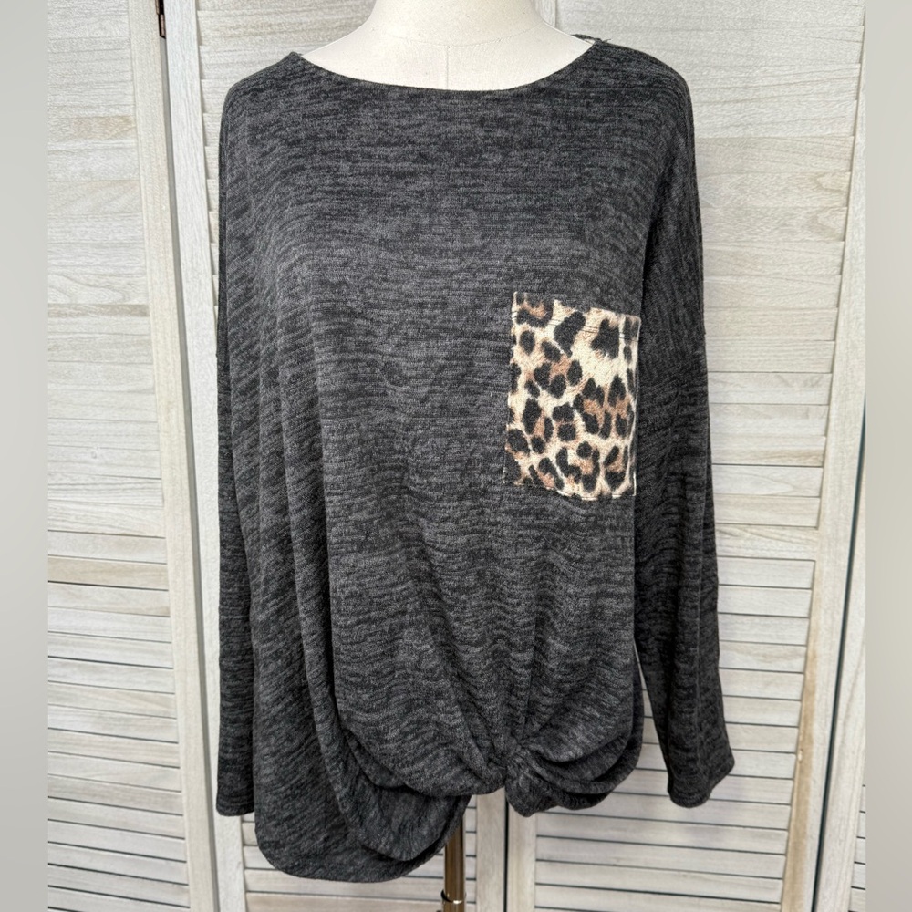 CY FASHION Long Sleeve Pocket Tee Twist Front Gray/Leopard-XL